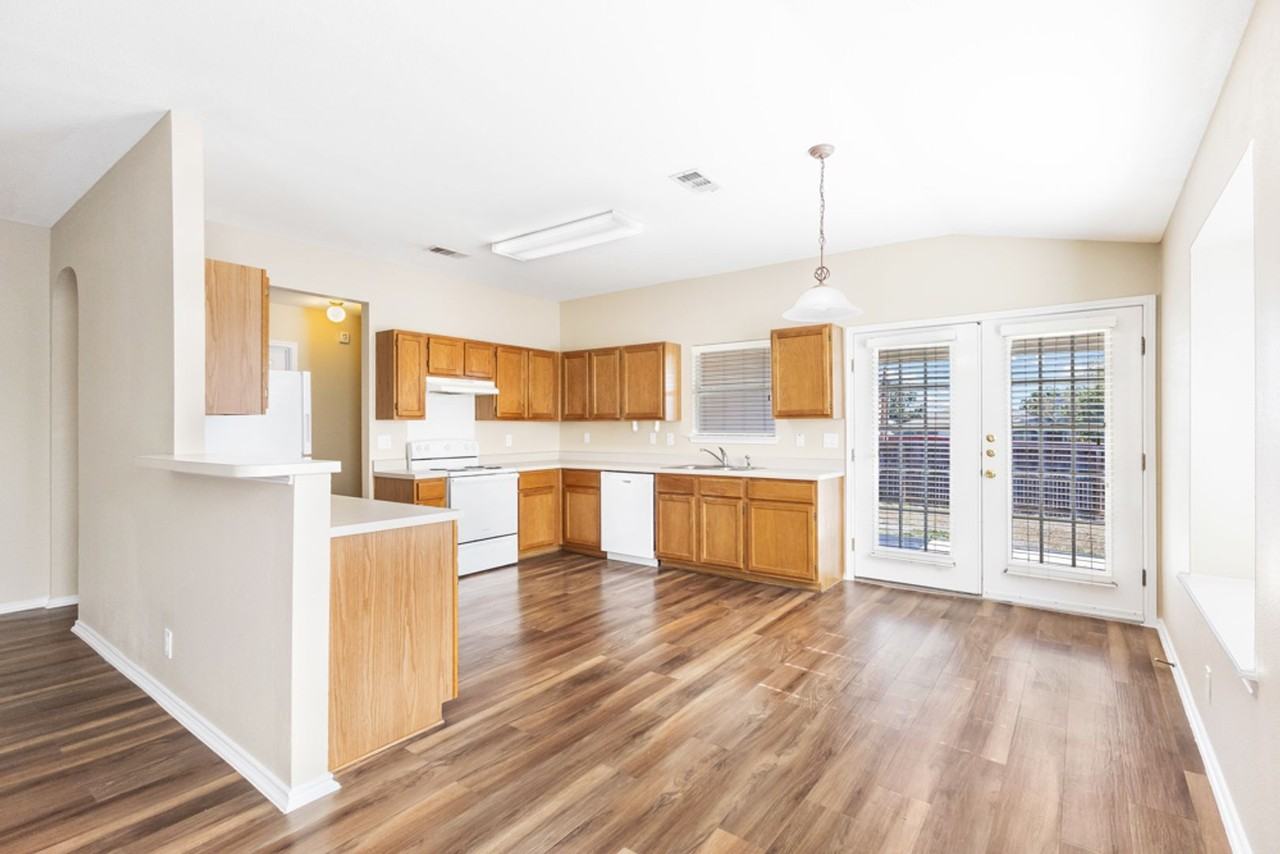 5114 Crestwood Hill Dr - Photo 7 of 24