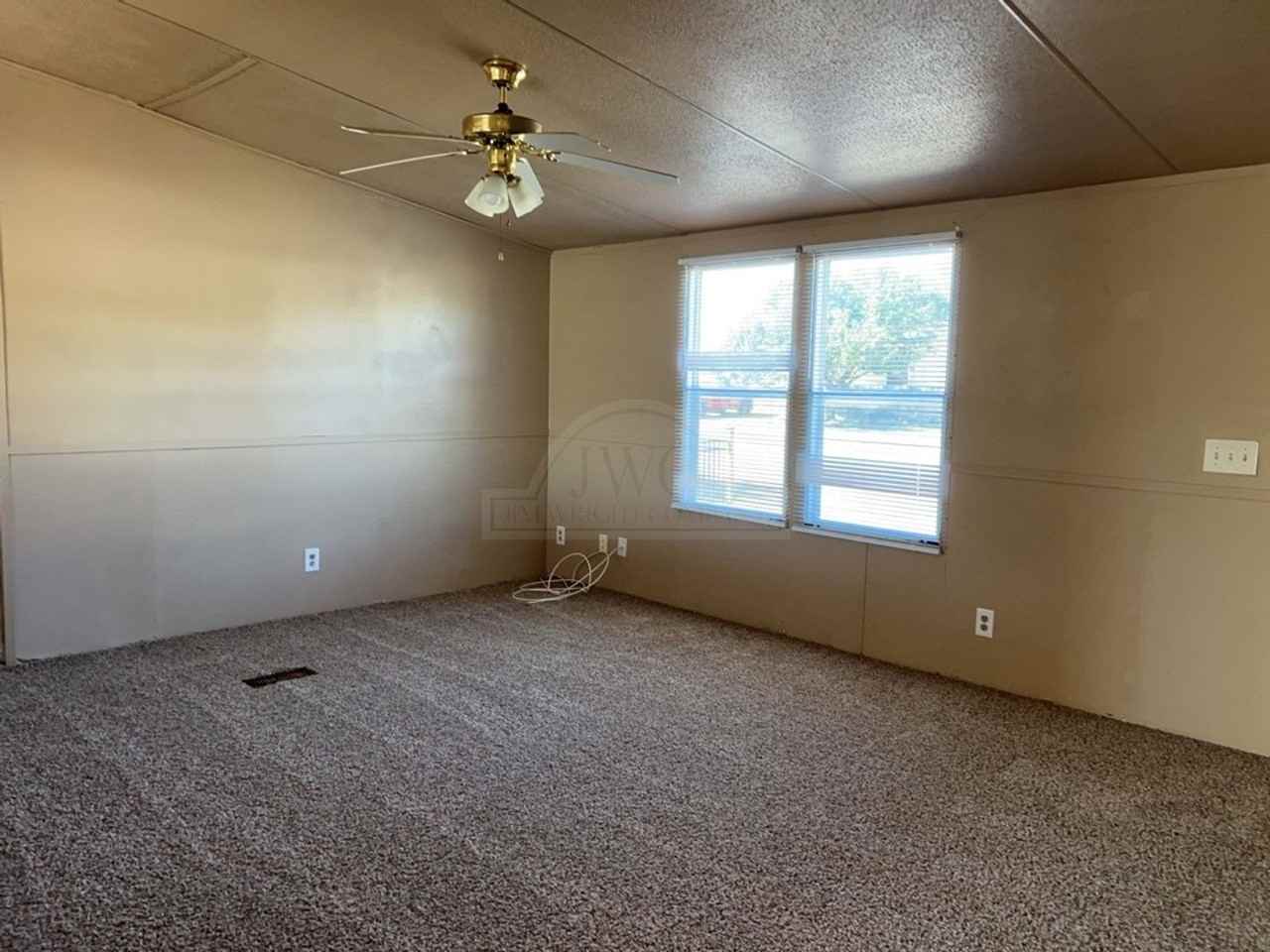 3406 Valencia Dr - Photo 3 of 21