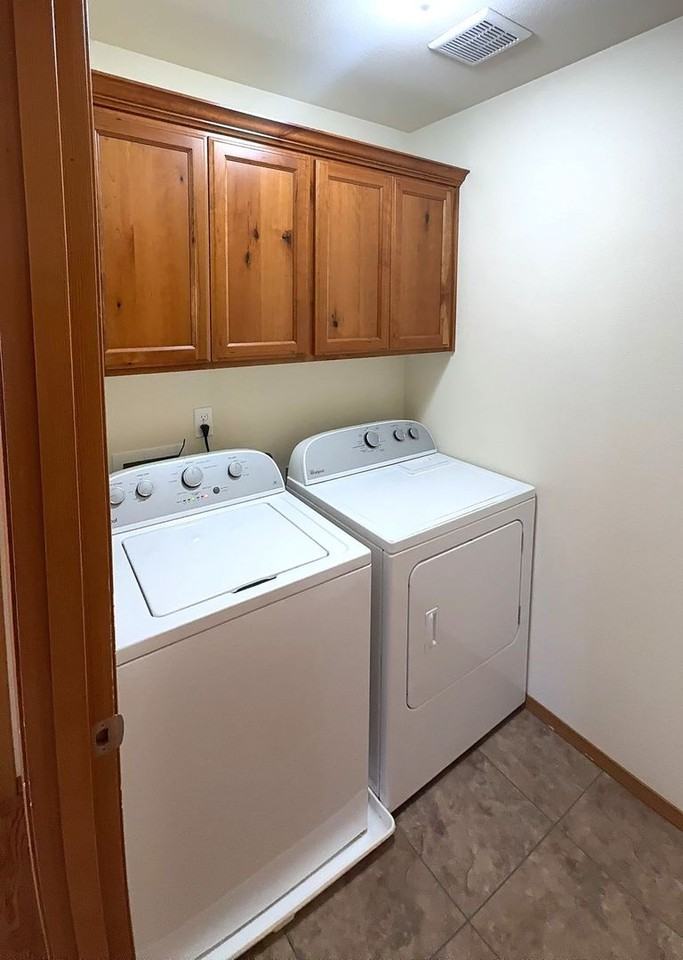 638 Ecols St S - Photo 3 of 9