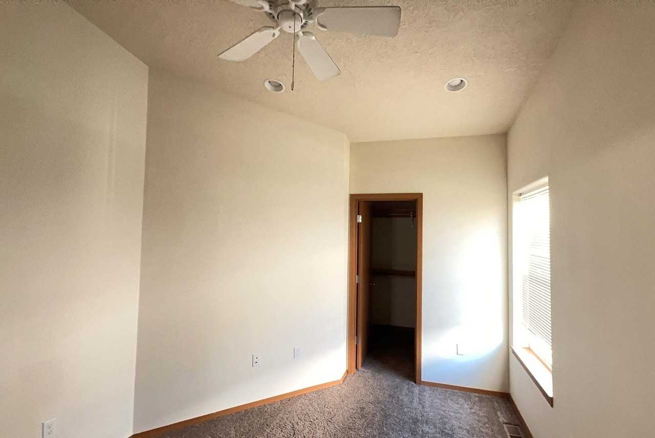 638 Ecols St S - Photo 5 of 9