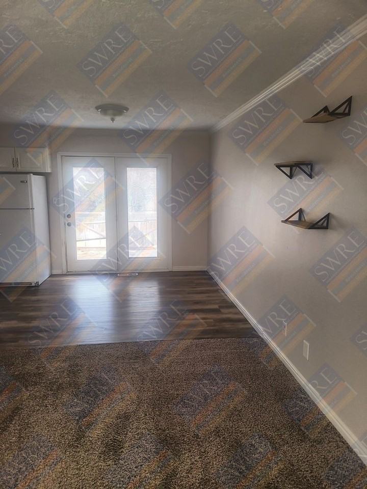 1385 Moran Street - Photo 3 of 16