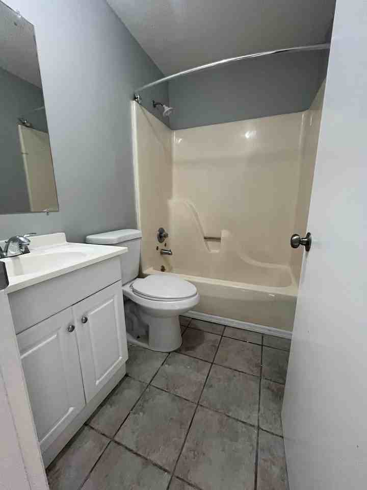 2213 Jonathan Dr Nw - Photo 2 of 9
