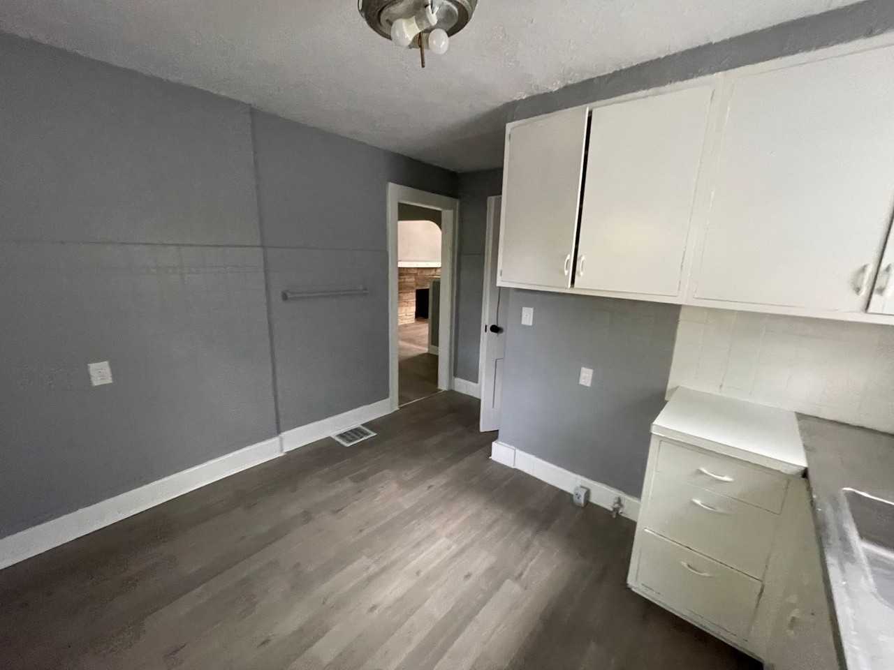 1750 Urbana Rd - Photo 2 of 24