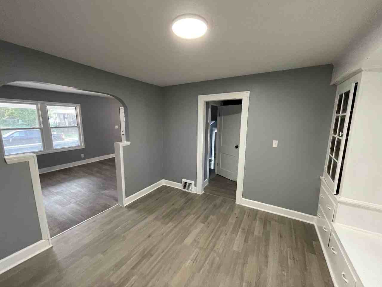 1750 Urbana Rd - Photo 4 of 24