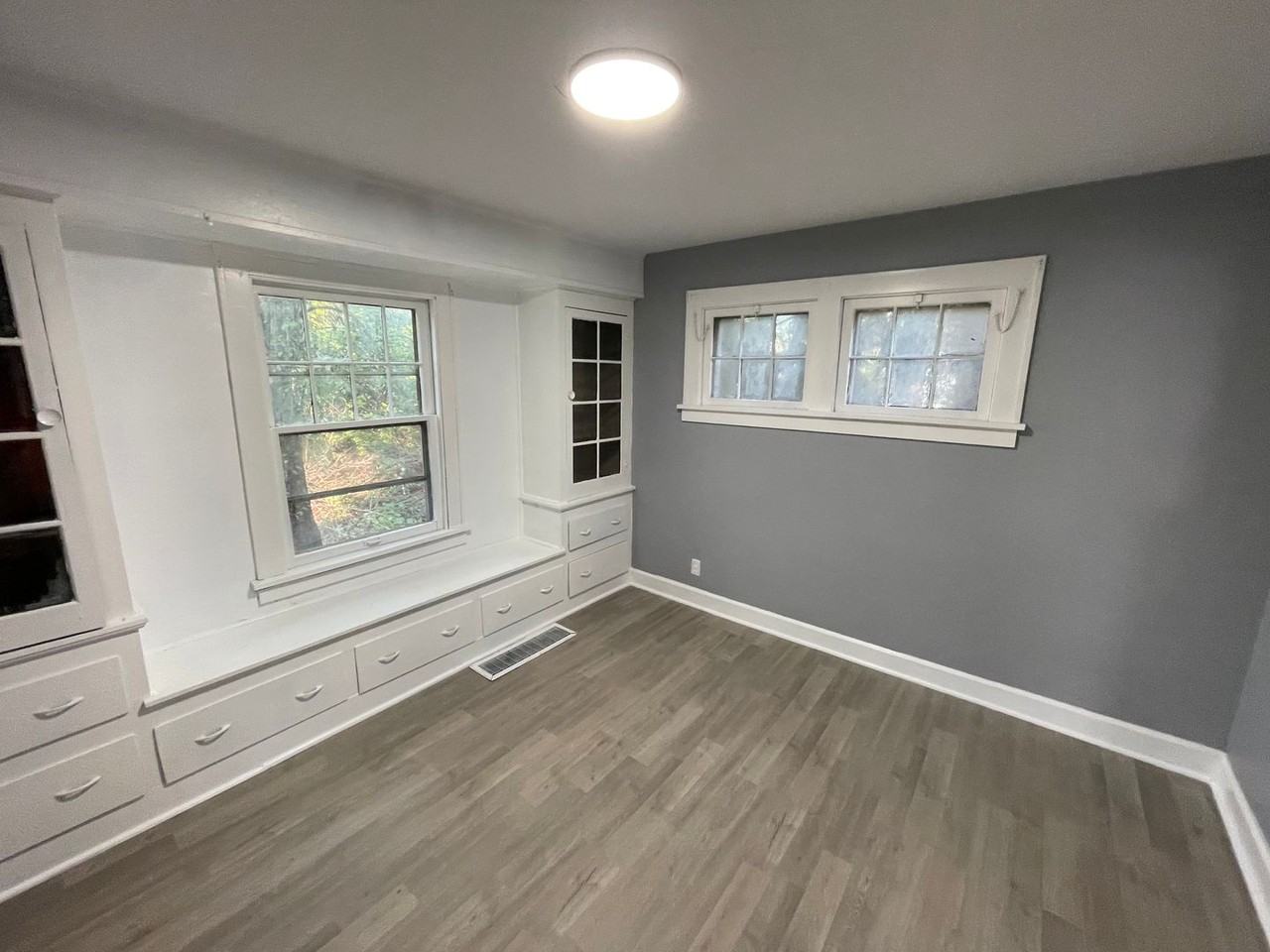 1750 Urbana Rd - Photo 5 of 24