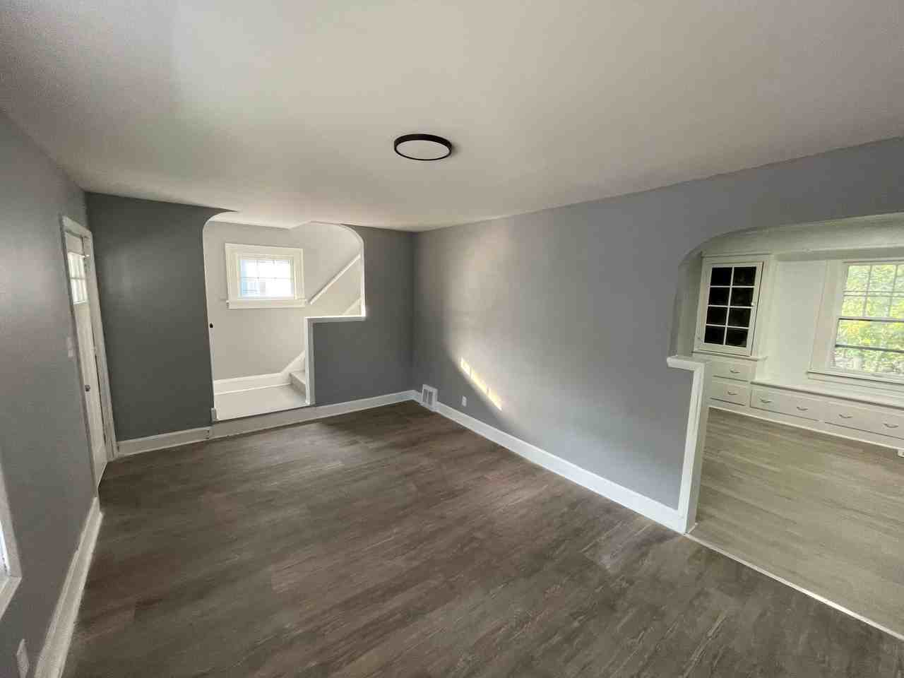 1750 Urbana Rd - Photo 7 of 24