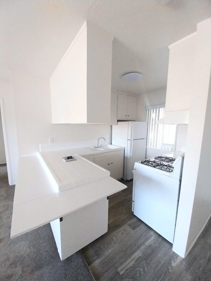 OAK VILLA APARTMENTS - 3095 Harding St Carlsbad CA | Zumper