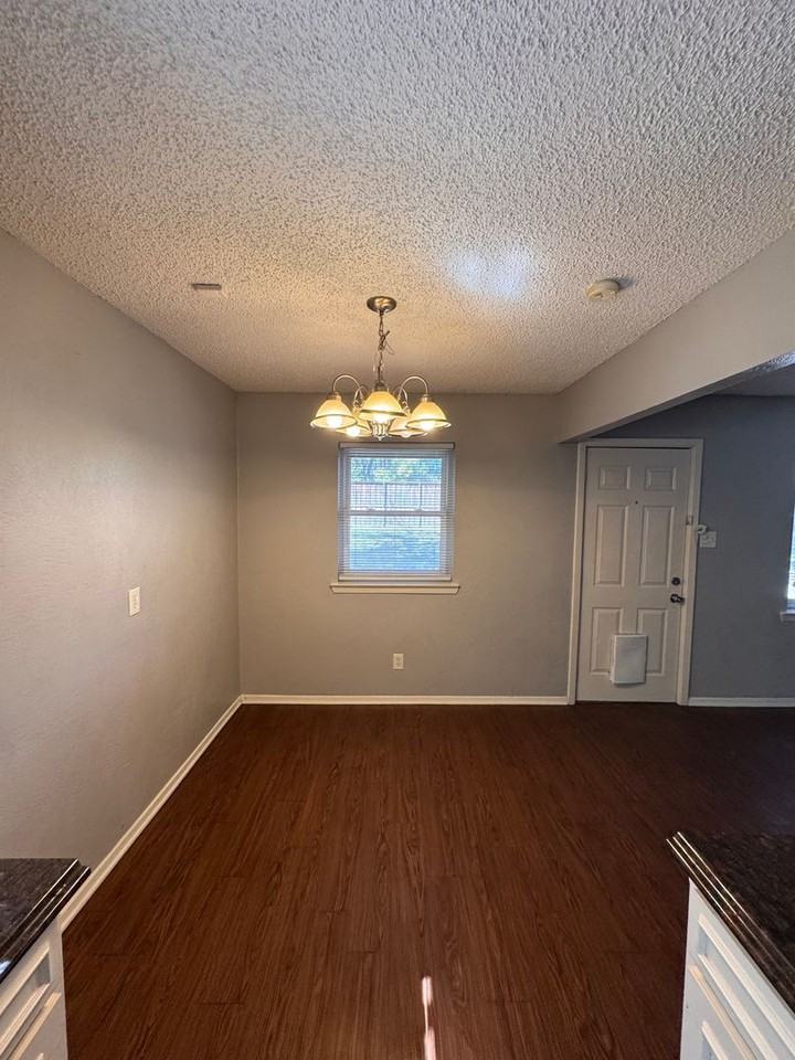 11229 Buchanan Dr - Photo 3 of 11