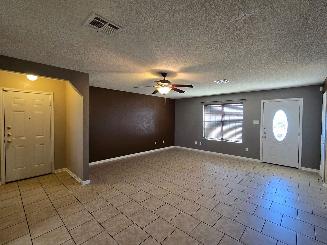 4703 Janelle Dr - Photo 3 of 22