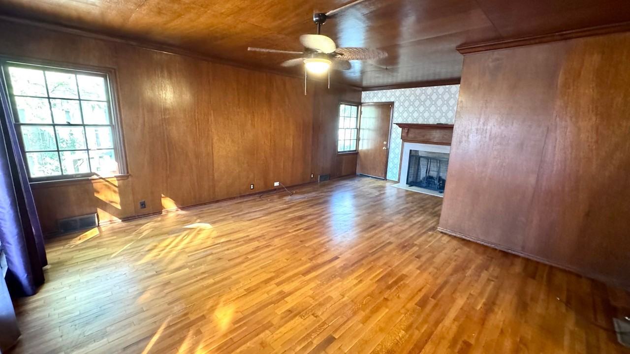 509 East Seneca Avenue - Photo 7 of 40