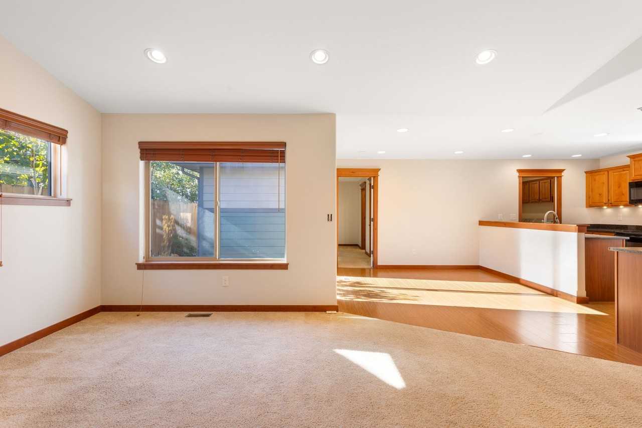 1087 Cottonwood Rd - Photo 2 of 26