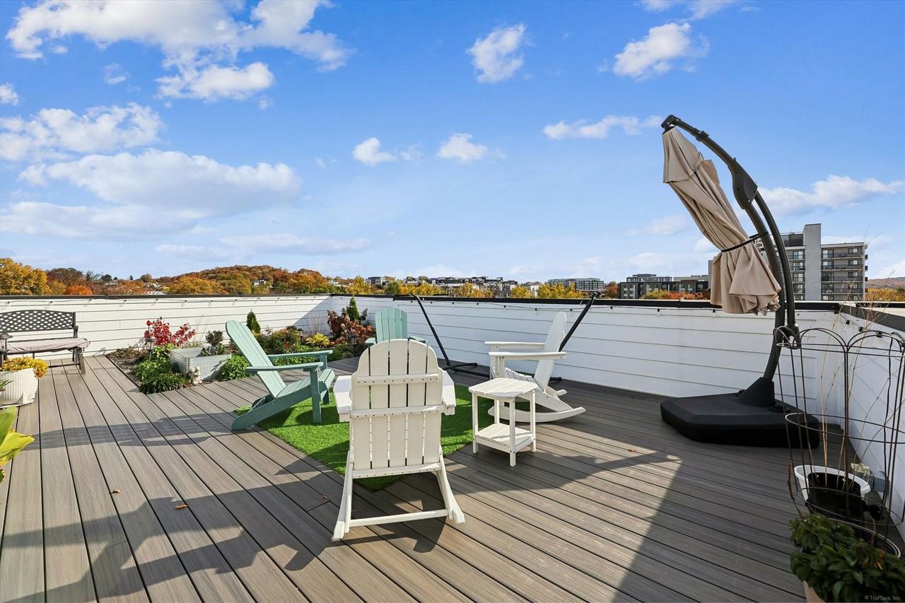 1102 Staples Street Northeast #301 - Photo 7 of 25