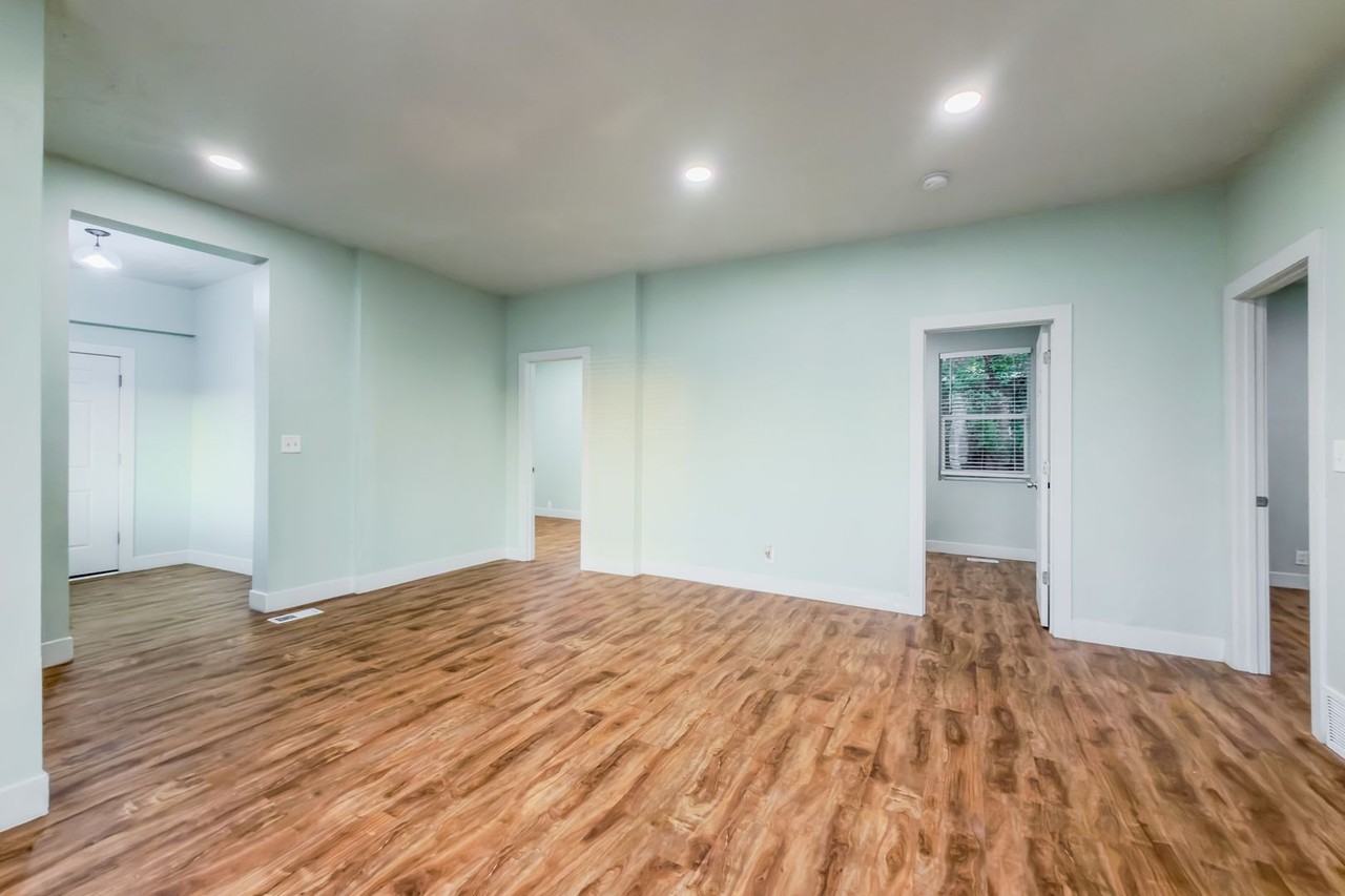 Central Park - Photo 5 of 32