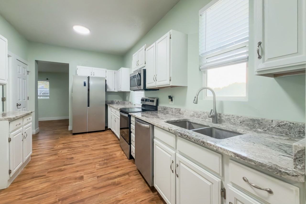 Central Park - Photo 7 of 32