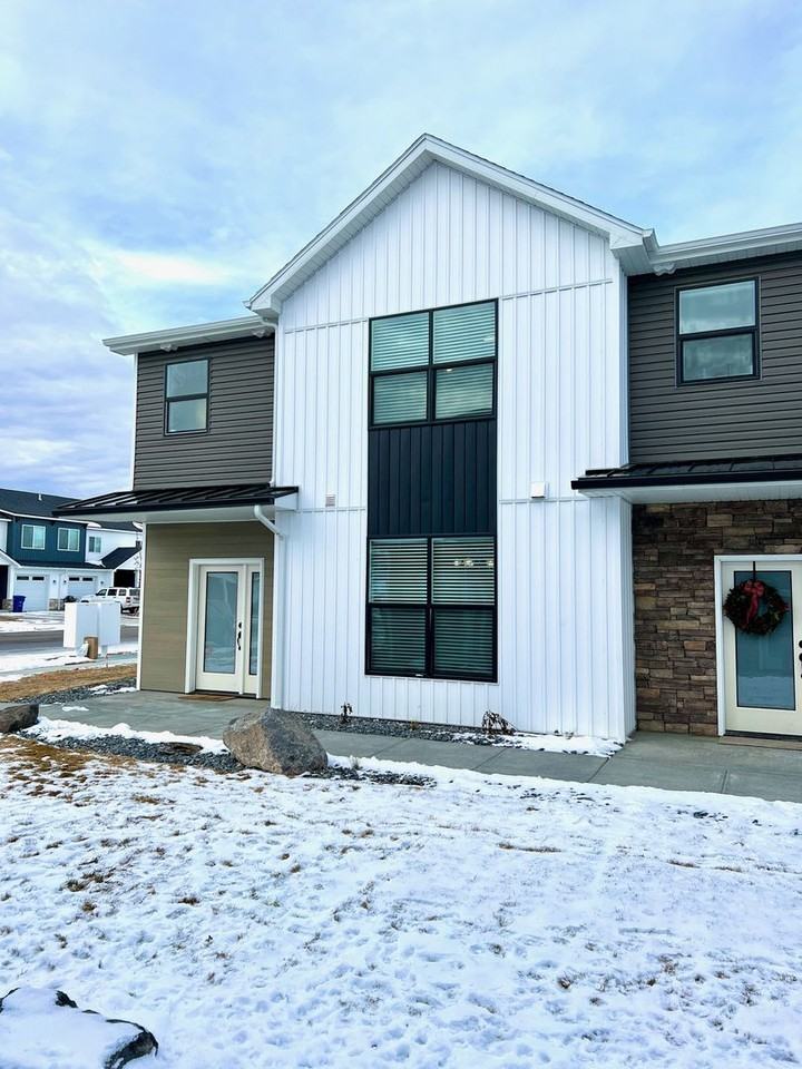 299 Hummingbird Way - Photo 2 of 14