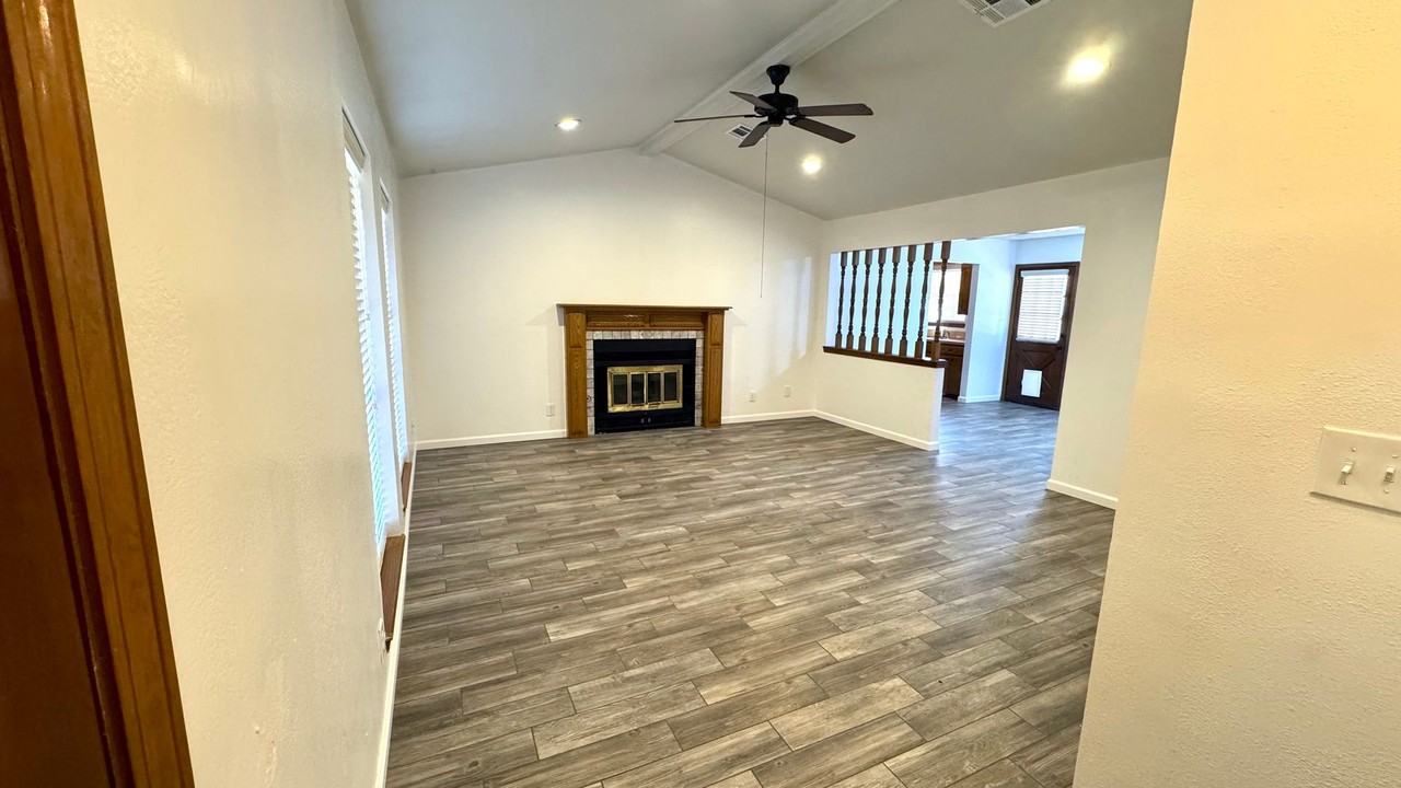 1814 Nightingale Circle - Photo 2 of 25