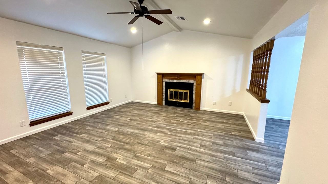 1814 Nightingale Circle - Photo 3 of 25