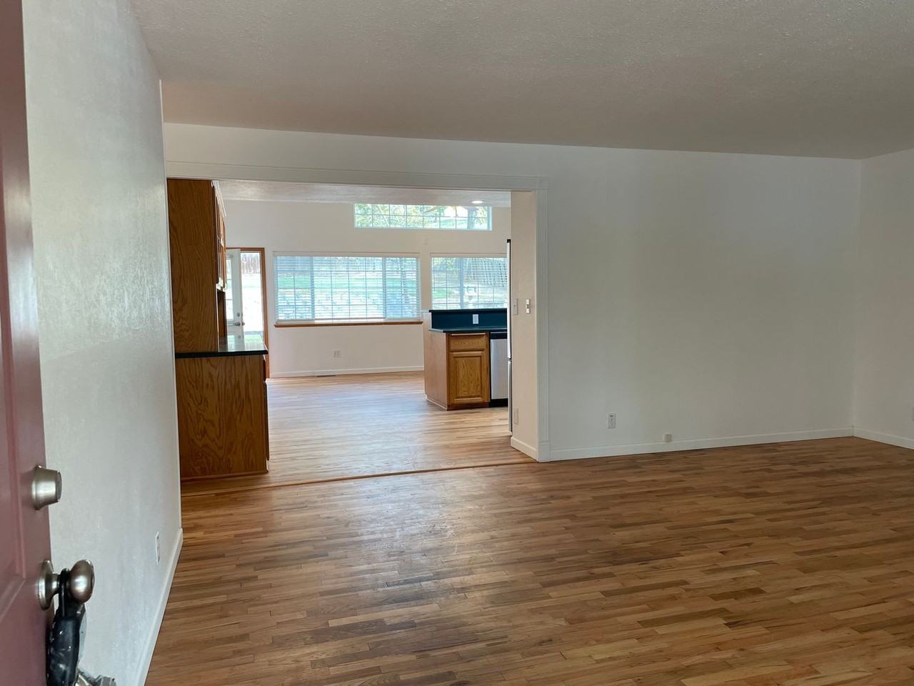 517 Eastwood Dr - Photo 2 of 23