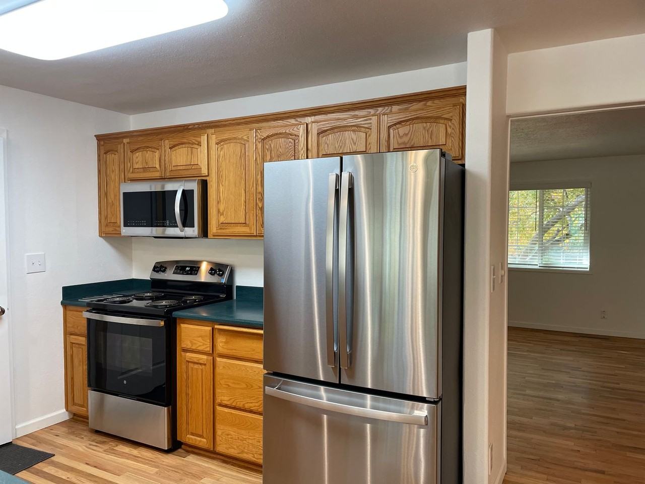 517 Eastwood Dr - Photo 6 of 23