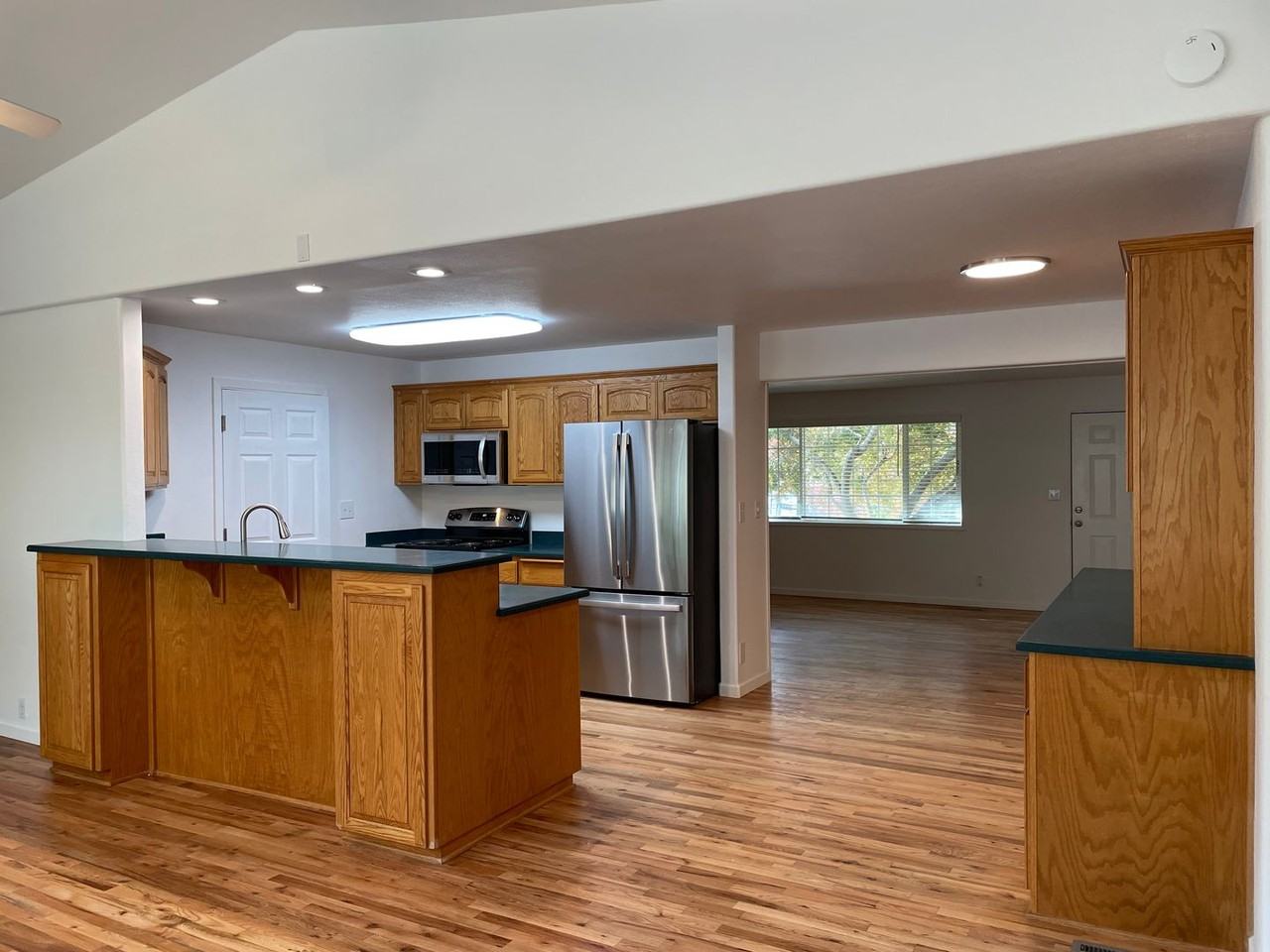 517 Eastwood Dr - Photo 7 of 23