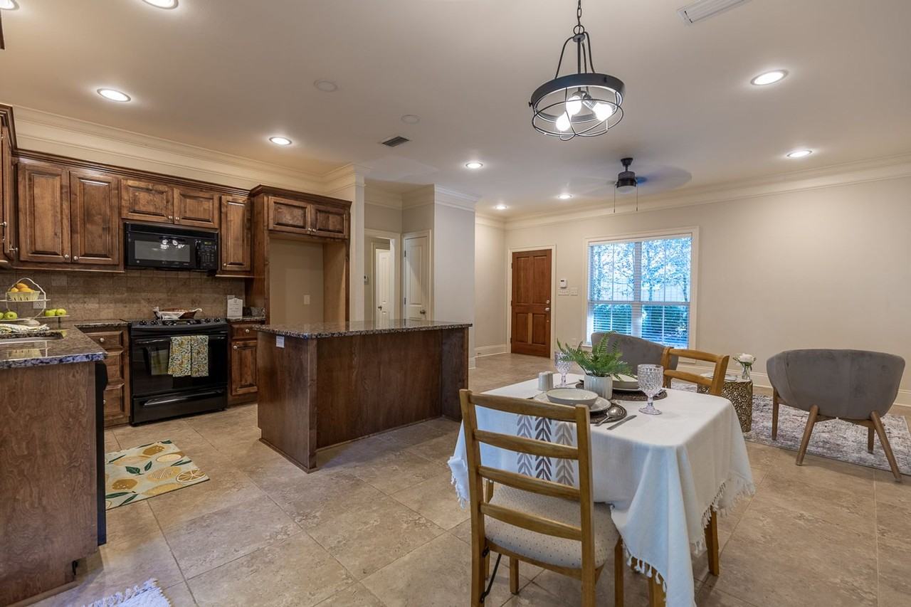 9916 Windmill Rd #10 - Photo 6 of 19