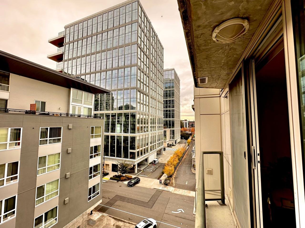 1100 106th Ave Ne #501 - Photo 7 of 33