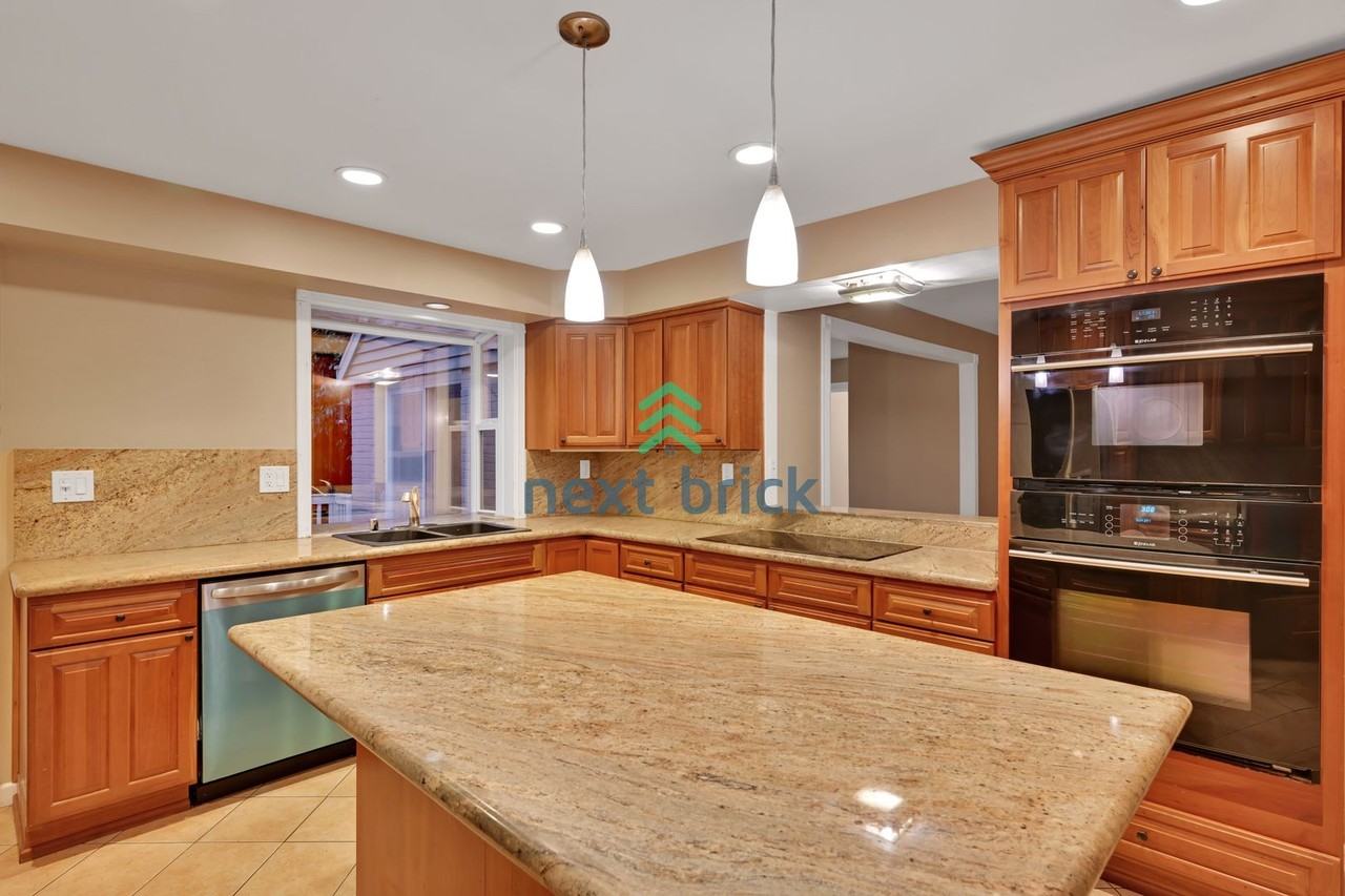 13649 Main Street - Photo 4 of 26