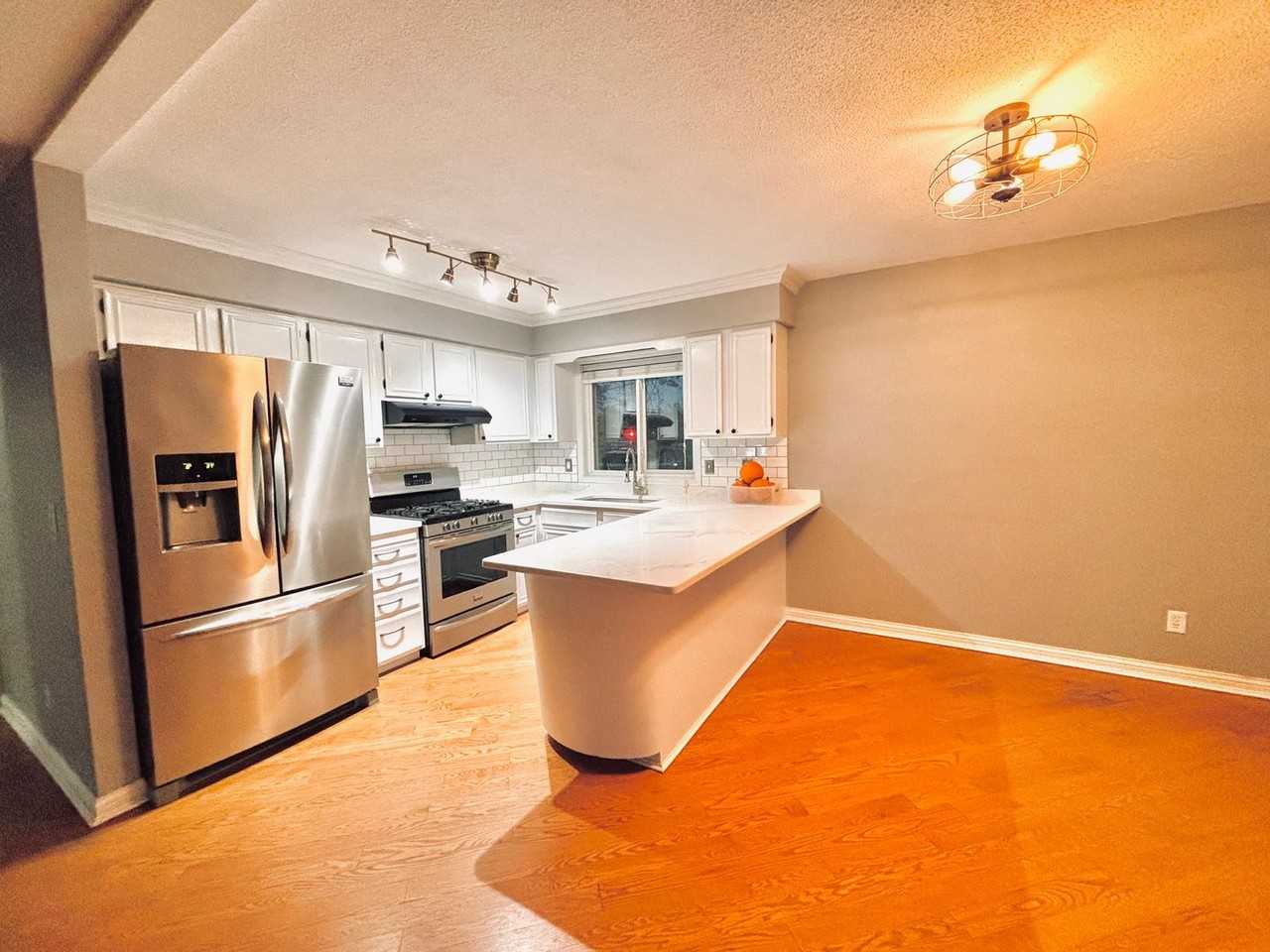 11941 69th Ave N - Photo 3 of 31