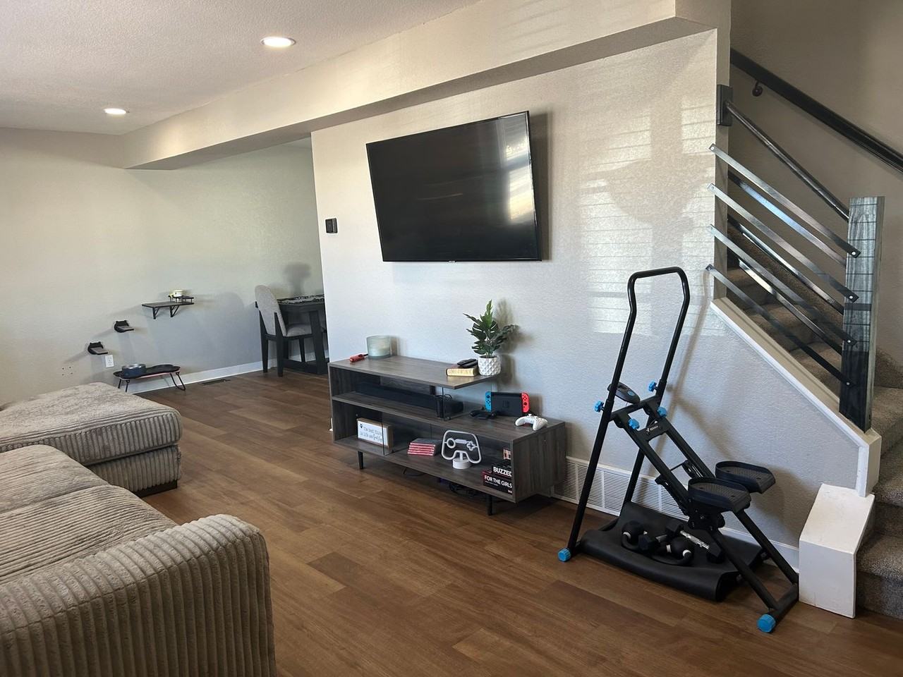 4547 Lancaster Dr - Photo 3 of 23