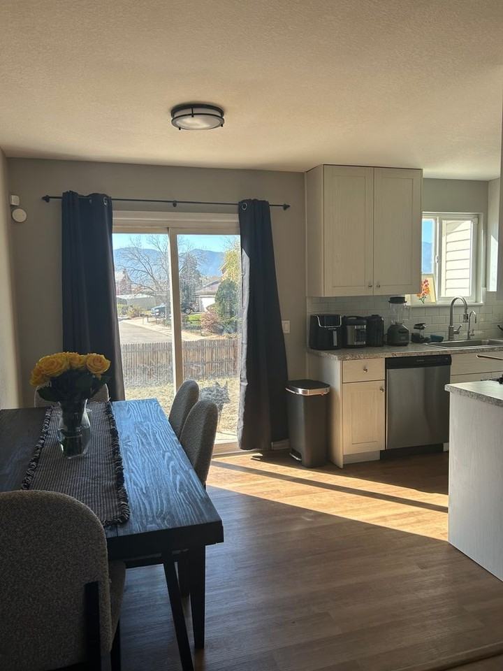 4547 Lancaster Dr - Photo 5 of 23