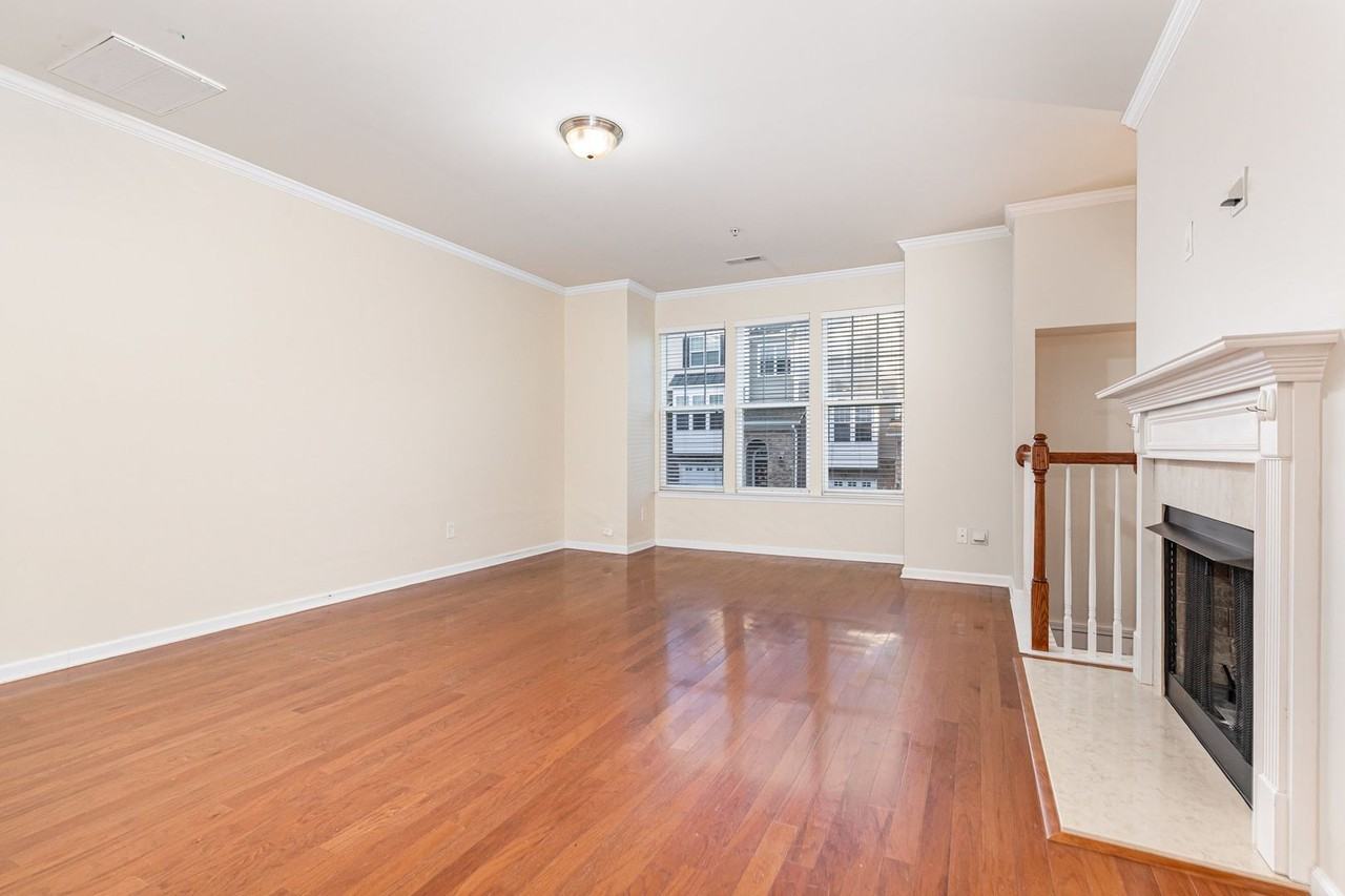 5916 Longeria Ct - Photo 2 of 23