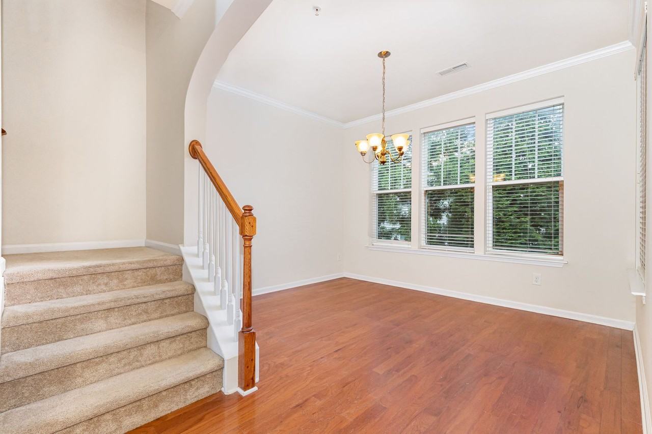 5916 Longeria Ct - Photo 4 of 23