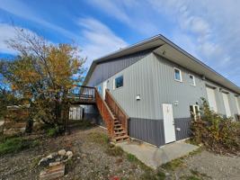 featured image of 1050 Deere St