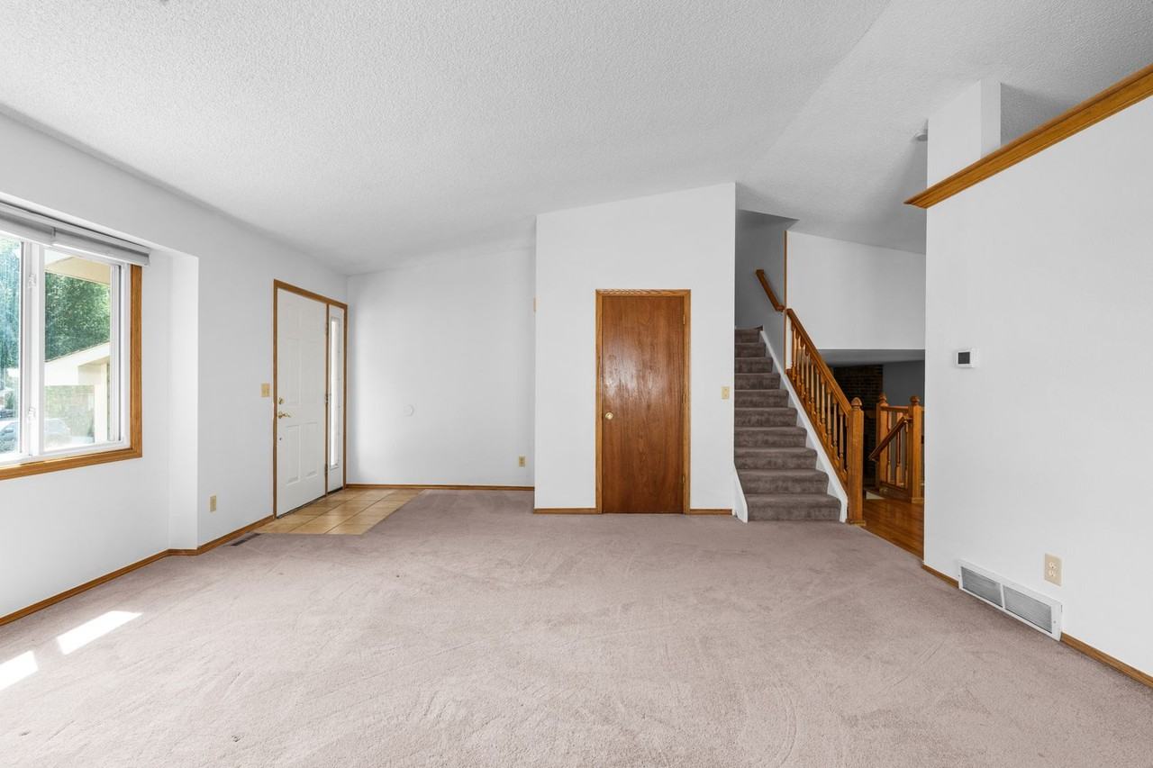 884 Elliott Street - Photo 4 of 42