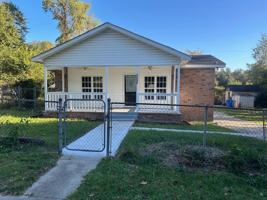 featured image of 3530 Beaumont Avenue