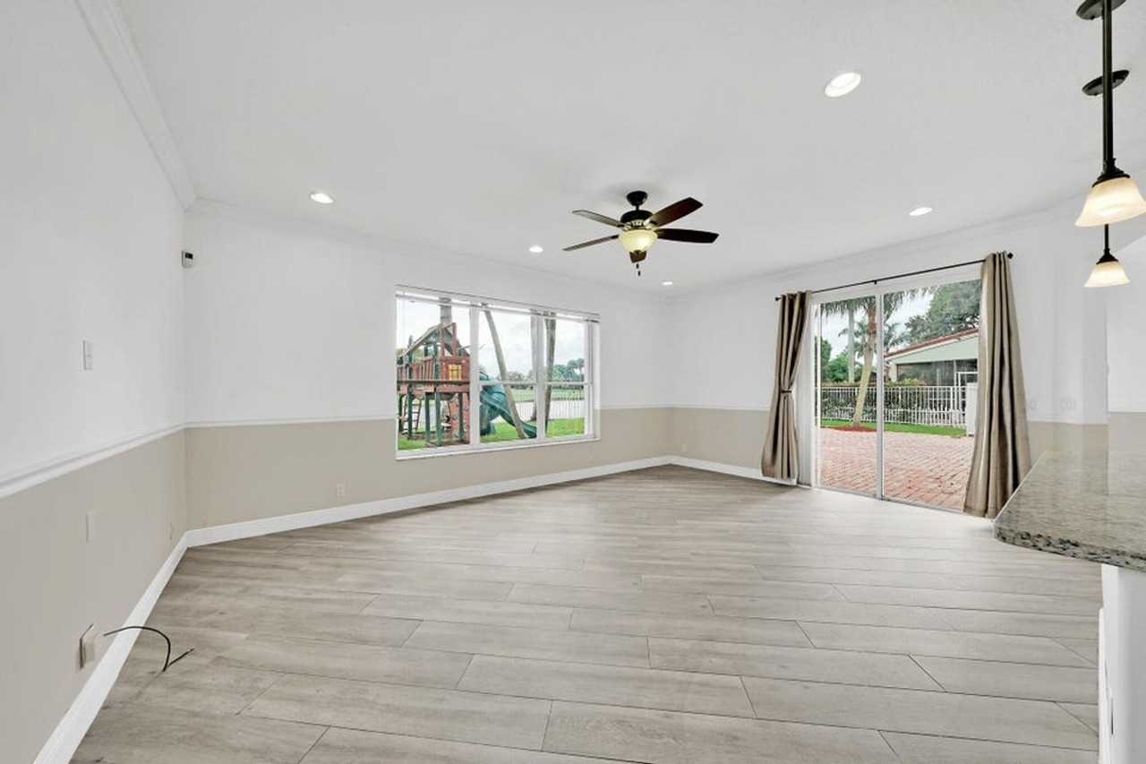 5878 Bay Hill Cir - Photo 7 of 16