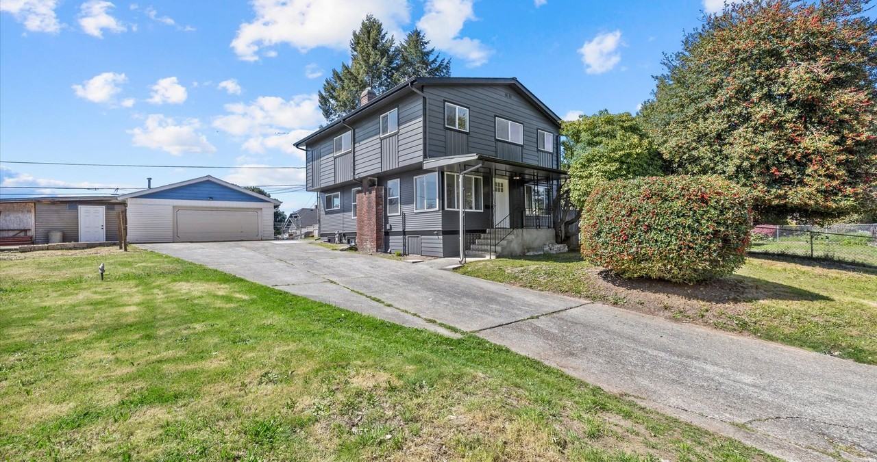 7531 12th Ave Sw - Photo 2 of 28