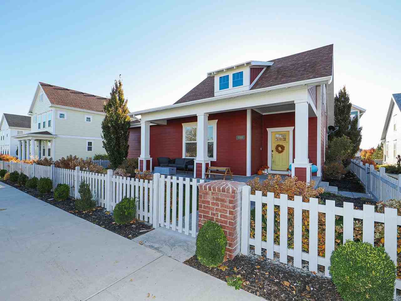 5089 South Jordan Parkway - Photo 2 of 50