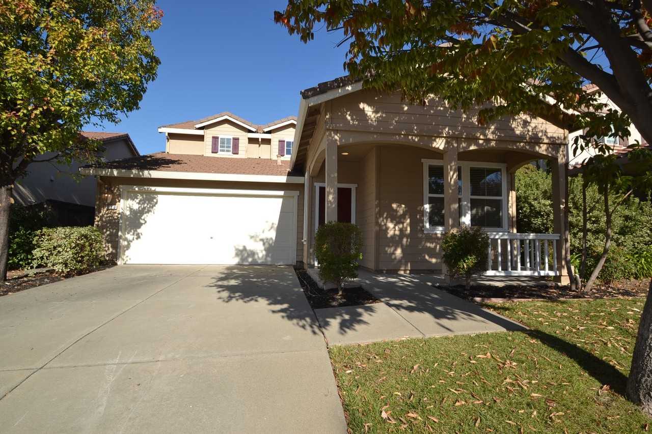 760 Bridgestone Dr - Photo 2 of 17