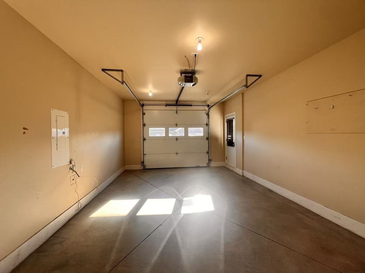 836 Doucet Street - Photo 4 of 8