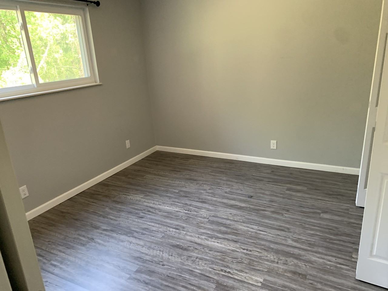 743 E Red Bud Rd #102 - Photo 5 of 10