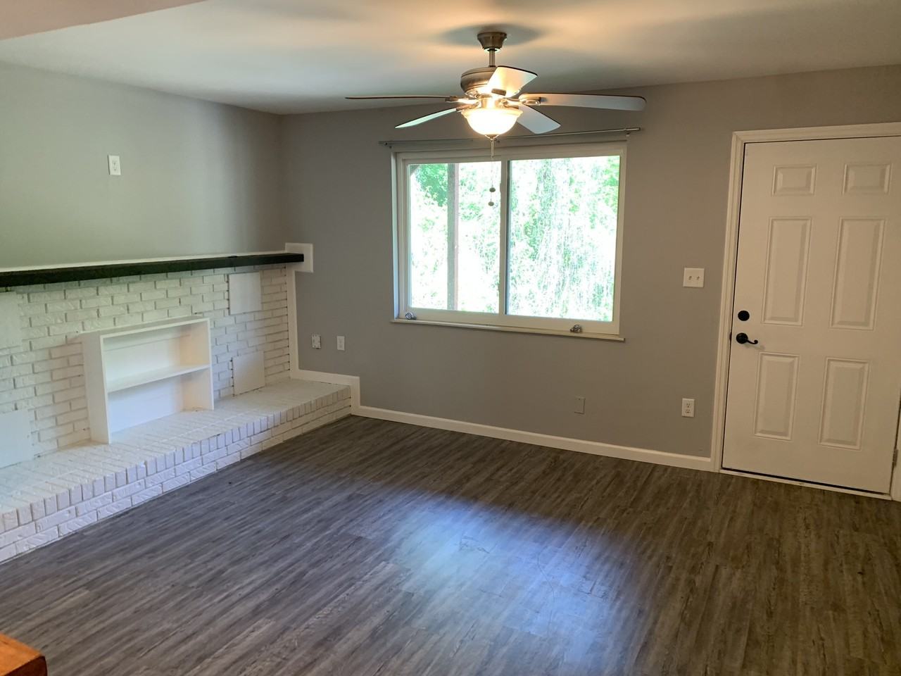 743 E Red Bud Rd #102 - Photo 2 of 10