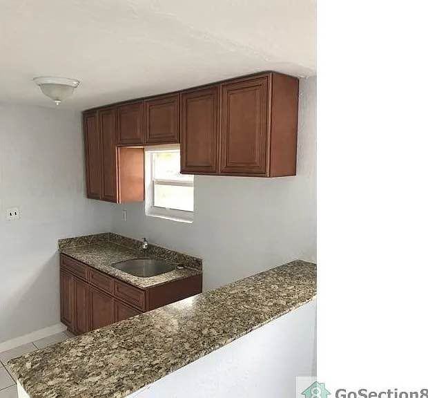 222 Ne 13th Ave - Photo 6 of 6