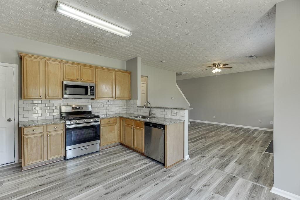 678 Clairidge Elm Trl - Photo 3 of 43