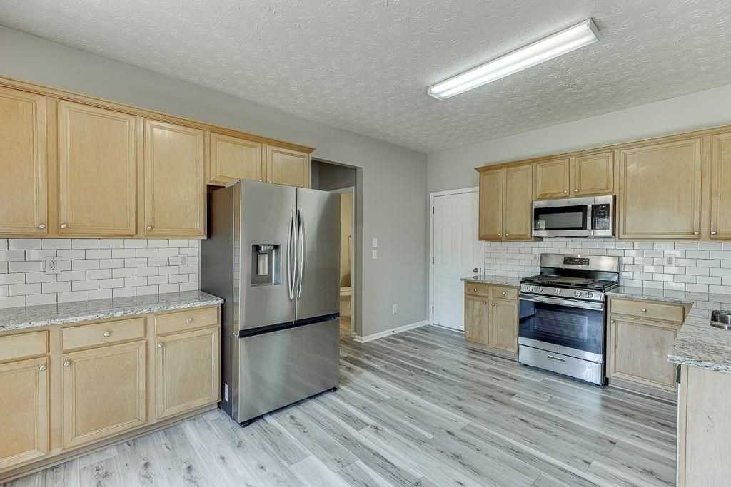 678 Clairidge Elm Trl - Photo 4 of 43