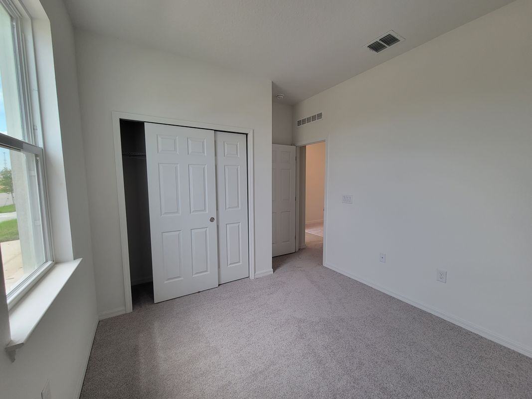 1346 Normandy Dr - Photo 2 of 27