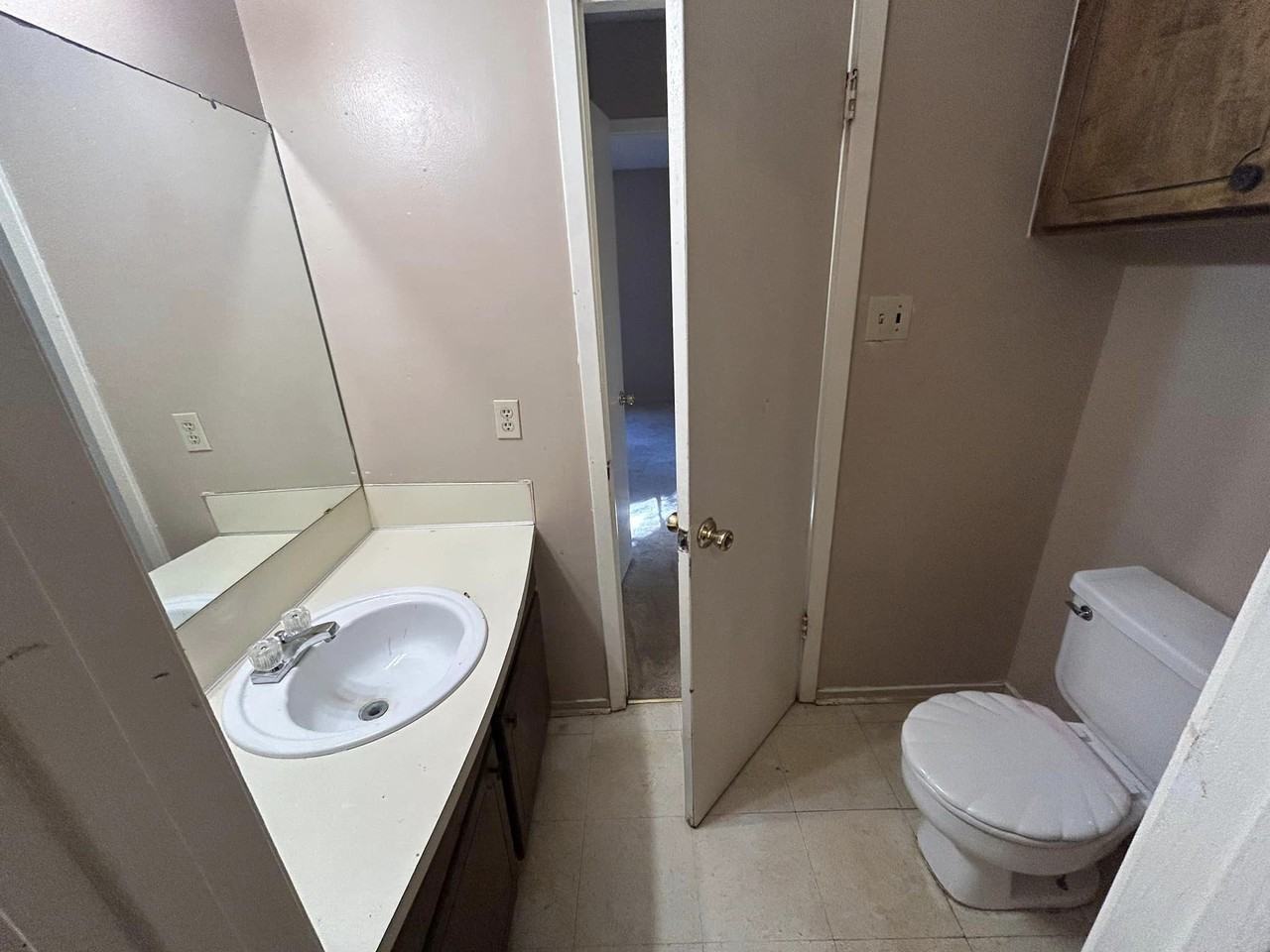 920 Shadywood Ln #1 - Photo 5 of 9