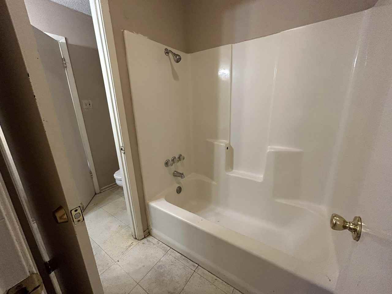 920 Shadywood Ln #1 - Photo 4 of 9