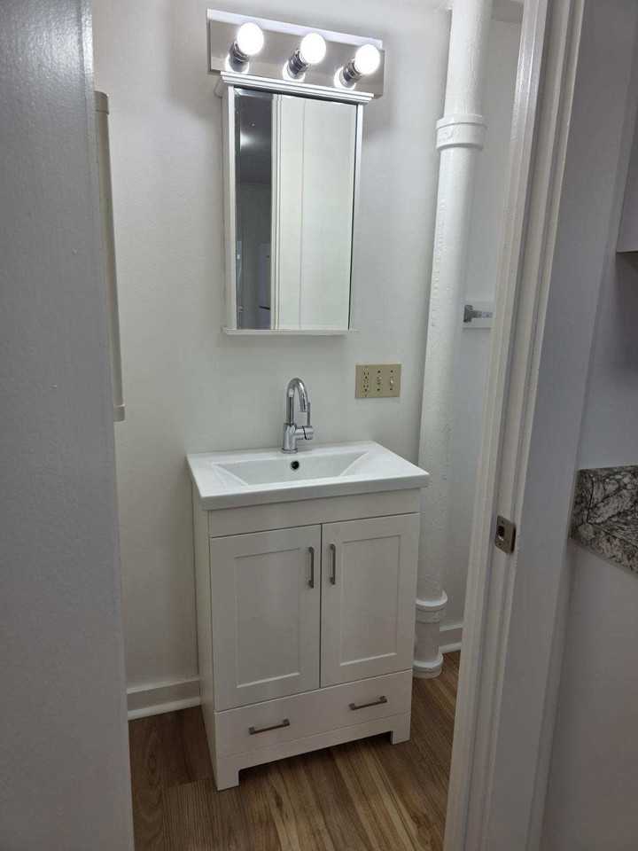 108 Poplar Street - Photo 3 of 9