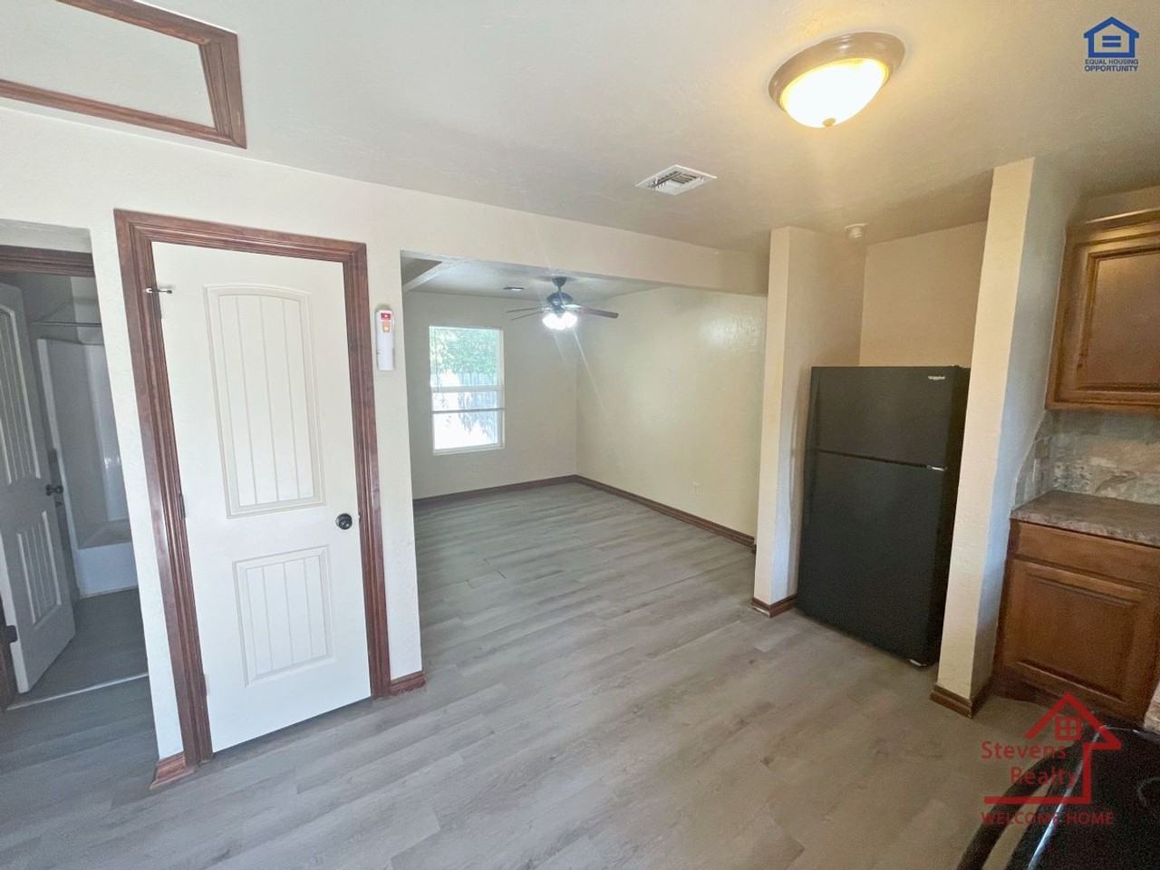 1604 Nw Lindy Ave #2 - Photo 4 of 14